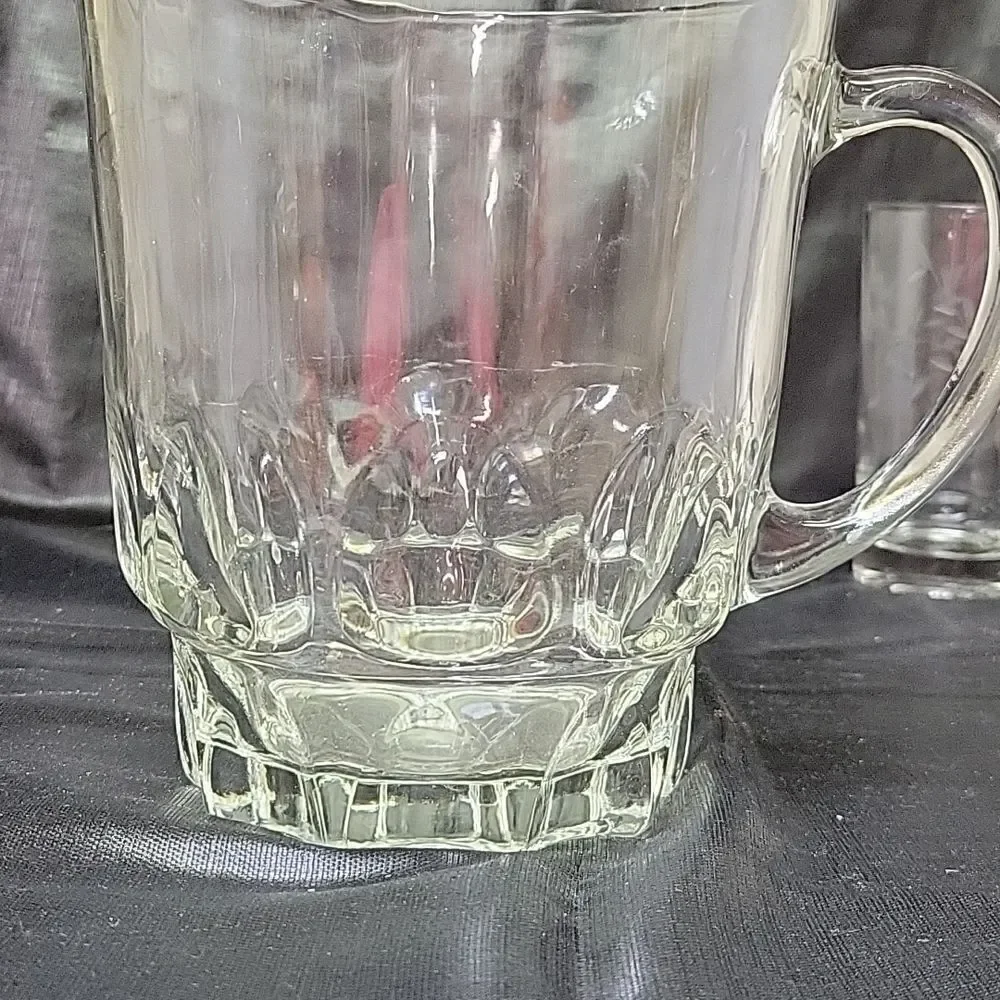 ‎Vintage set of 4 etched drinking glasses and pitcher